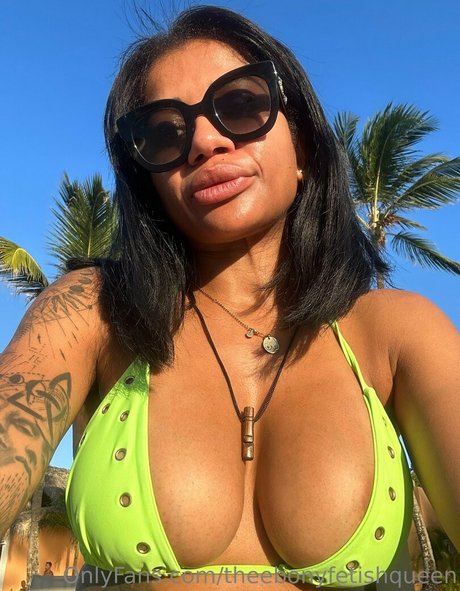 Nagie wyciekłe zdjęcie OnlyFans od Kikiluxxxe