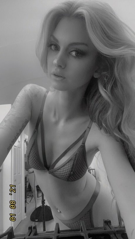 Nagie wyciekłe zdjęcie OnlyFans od Aubiegfree