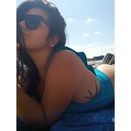 Nagie wyciekłe zdjęcie OnlyFans od Staramhot