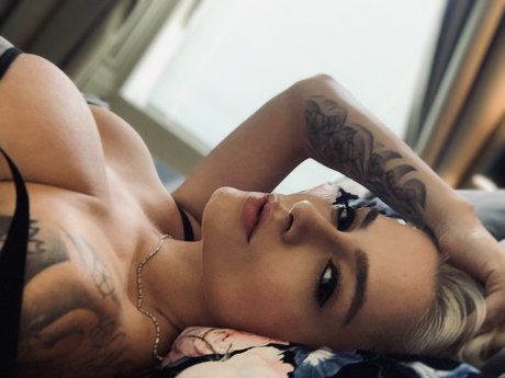 Nagie wyciekłe zdjęcie OnlyFans od Mila Milan
