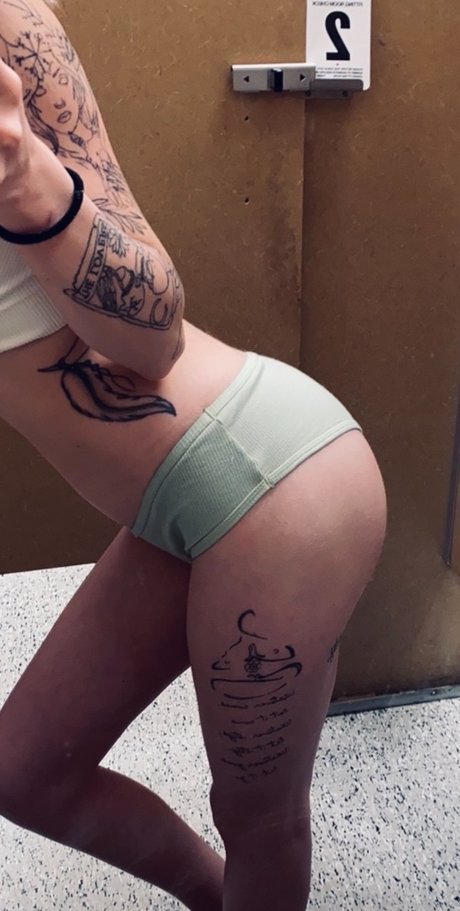 Nagie wyciekłe zdjęcie OnlyFans od Milf And Cookies  