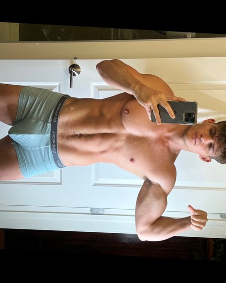 Nagie wyciekłe zdjęcie OnlyFans od Jackson Riggs
