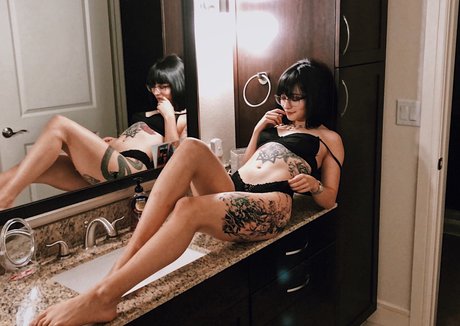 Nagie wyciekłe zdjęcie OnlyFans od Misskiing Free