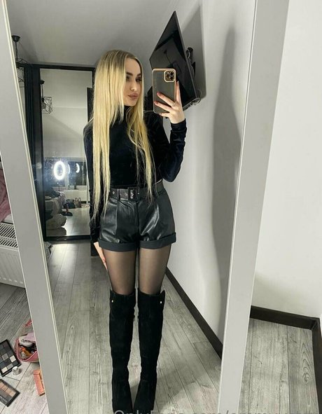 Nagie wyciekłe zdjęcie OnlyFans od Emmyystar