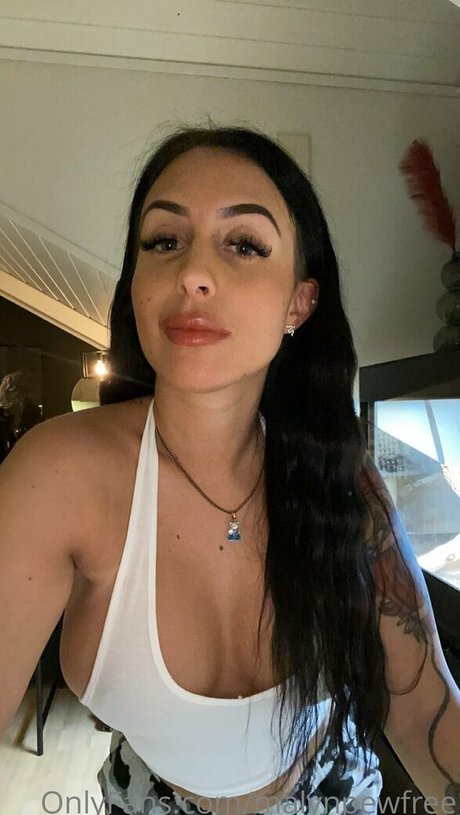 Nagie wyciekłe zdjęcie OnlyFans od Malynpewfree