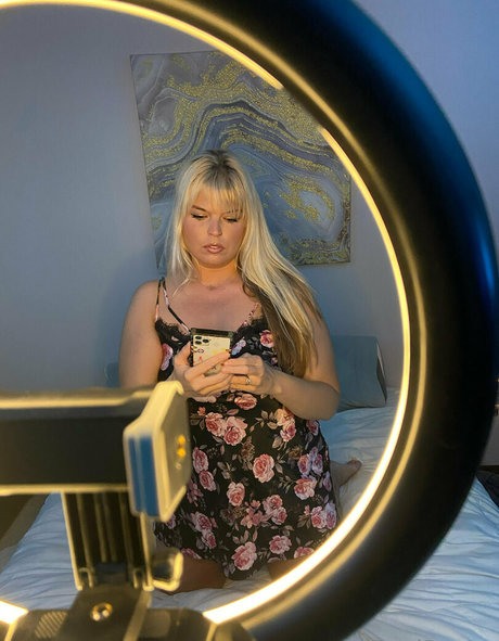 Nagie wyciekłe zdjęcie OnlyFans od Roxirenay