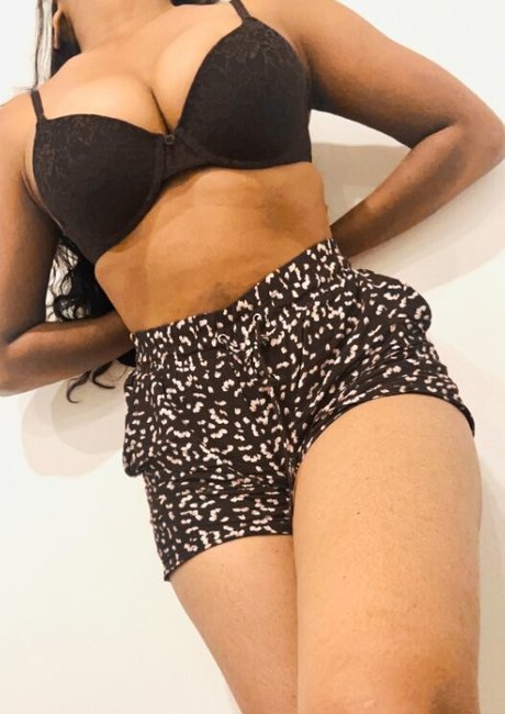 Nagie wyciekłe zdjęcie OnlyFans od Sri Lankan