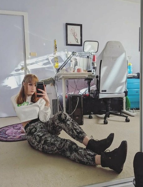 Nagie wyciekłe zdjęcie OnlyFans od Raeraesenpai