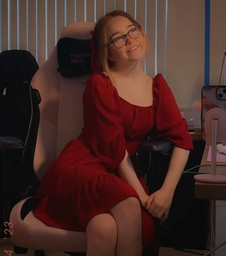 Nagie wyciekłe zdjęcie OnlyFans od Lyssaurora