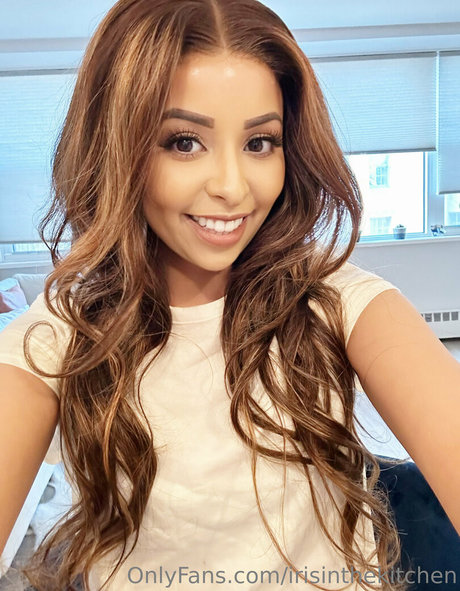 Nagie wyciekłe zdjęcie OnlyFans od Irisinthekitchen