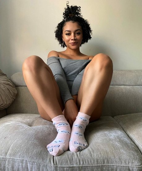 Nagie wyciekłe zdjęcie OnlyFans od Alix Lapri