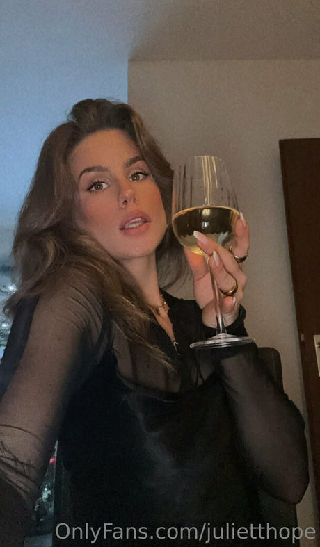 Nagie wyciekłe zdjęcie OnlyFans od Julietthope