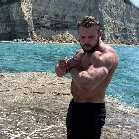 Nagie wyciekłe zdjęcie OnlyFans od Maksym