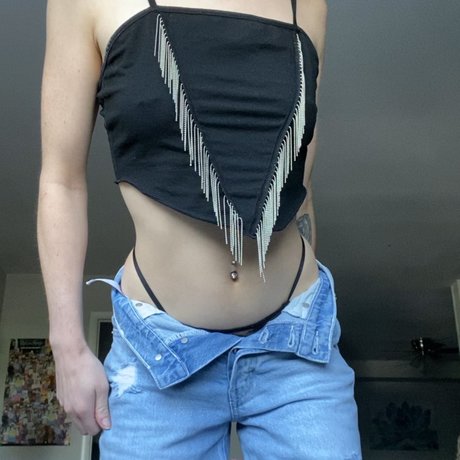 Nagie wyciekłe zdjęcie OnlyFans od Blair Hadid