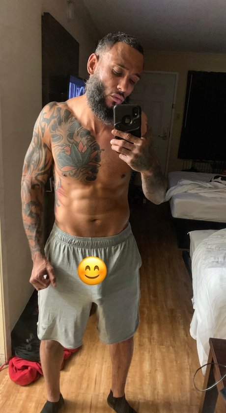 Nagie wyciekłe zdjęcie OnlyFans od Cumtroke254