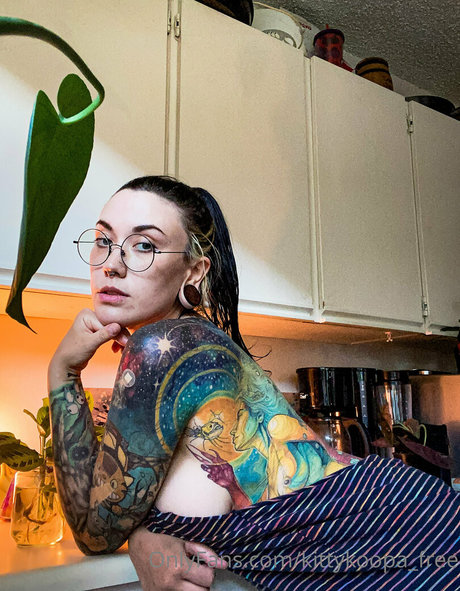 Nagie wyciekłe zdjęcie OnlyFans od Kittykoopafree