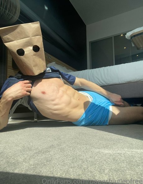 Nagie wyciekłe zdjęcie OnlyFans od Paperbagfree