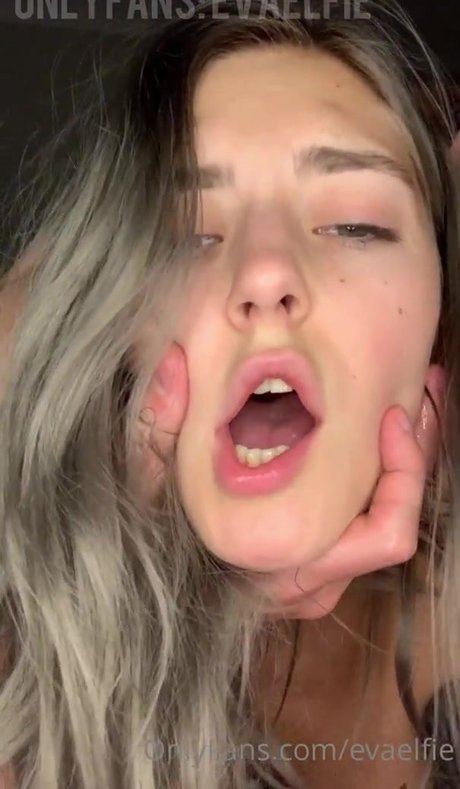 EvaElfie