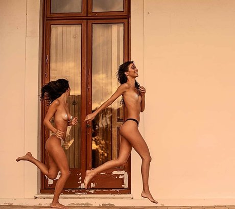 Nagie wyciekłe zdjęcie OnlyFans od Elisha And Renee Herbert