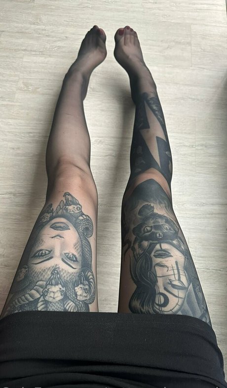Tattooslegsnylonsfree