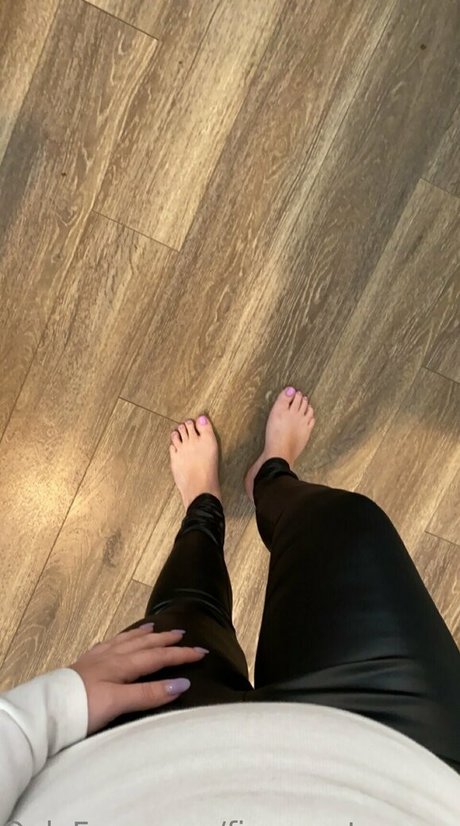 Nagie wyciekłe zdjęcie OnlyFans od Fingerstoessolesfree