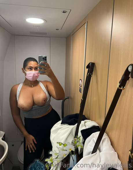Nagie wyciekłe zdjęcie OnlyFans od Hayley Alexis