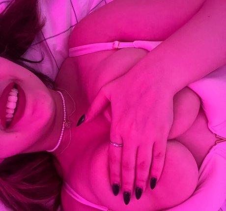 Nagie wyciekłe zdjęcie OnlyFans od Oxxmilk