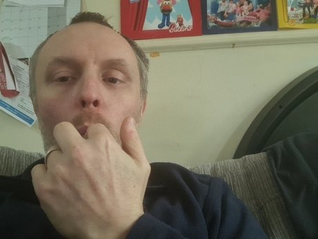 Nagie wyciekłe zdjęcie OnlyFans od Adam