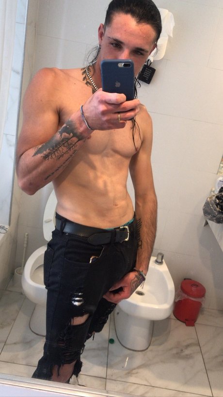 Nagie wyciekłe zdjęcie OnlyFans od Ale Romito