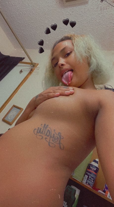 Nagie wyciekłe zdjęcie OnlyFans od Phat Phat