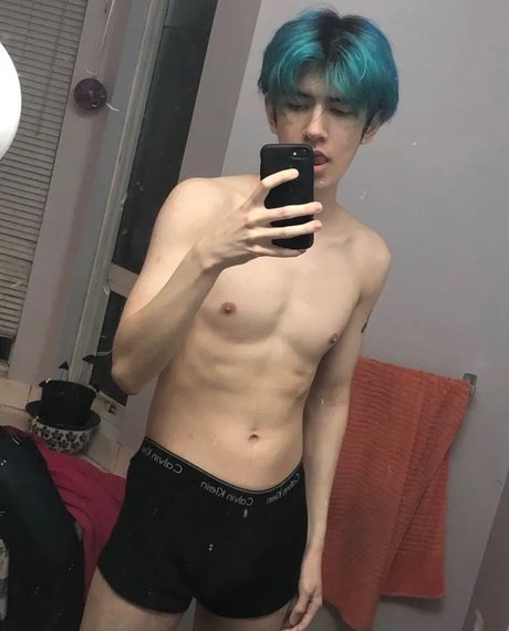 Nagie wyciekłe zdjęcie OnlyFans od Pluto Boy