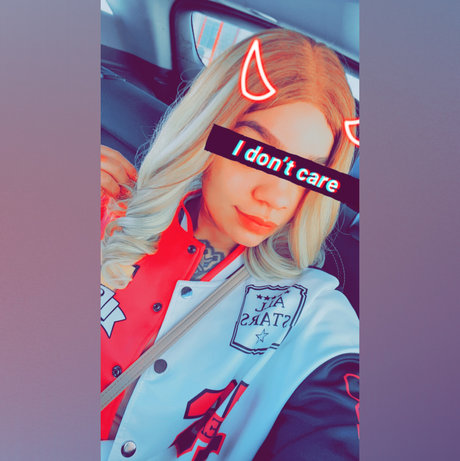 Nagie wyciekłe zdjęcie OnlyFans od Royalteaa