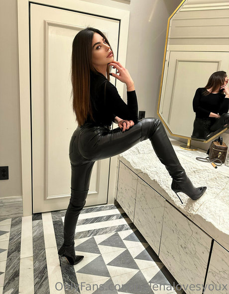 Nagie wyciekłe zdjęcie OnlyFans od Helenalovesyoux