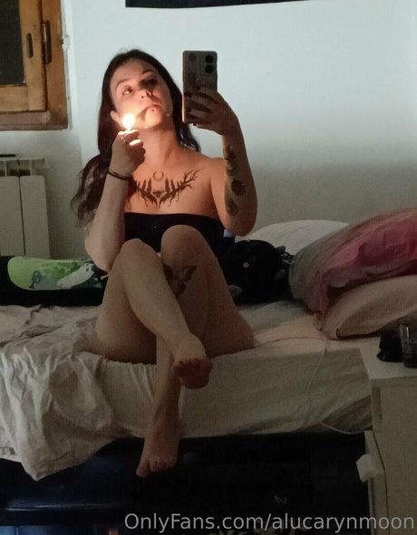 Nagie wyciekłe zdjęcie OnlyFans od Alucarynmoon