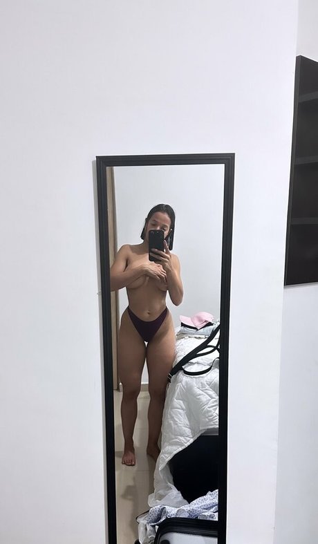 Nagie wyciekłe zdjęcie OnlyFans od Emymonts
