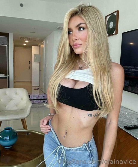 Nagie wyciekłe zdjęcie OnlyFans od Elainavice