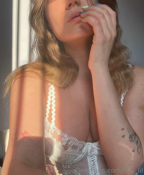 Nagie wyciekłe zdjęcie OnlyFans od Lillylil
