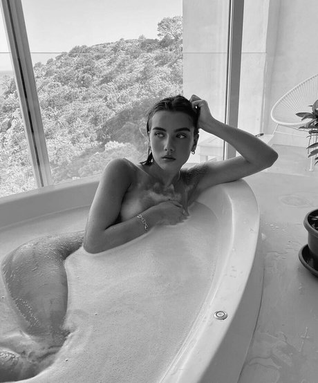 Nagie wyciekłe zdjęcie OnlyFans od Claire Molin