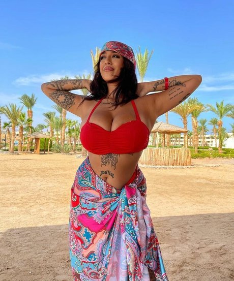Nagie wyciekłe zdjęcie OnlyFans od May Bakshi