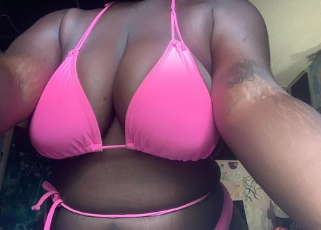 Nagie wyciekłe zdjęcie OnlyFans od Chys Place