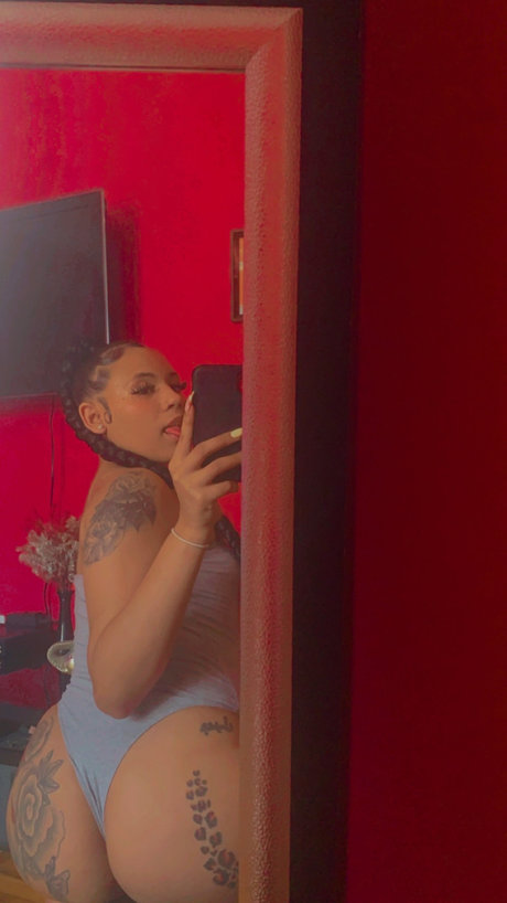 Nagie wyciekłe zdjęcie OnlyFans od Baddiebaddie