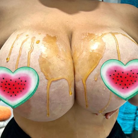 Nagie wyciekłe zdjęcie OnlyFans od Queenmelons