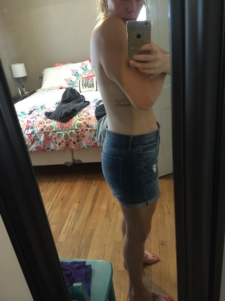 Nagie wyciekłe zdjęcie OnlyFans od Carrie