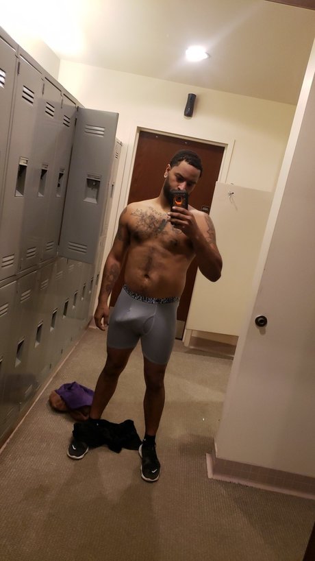 Nagie wyciekłe zdjęcie OnlyFans od Roy