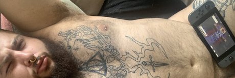 Nagie wyciekłe zdjęcie OnlyFans od Saint Dionysos