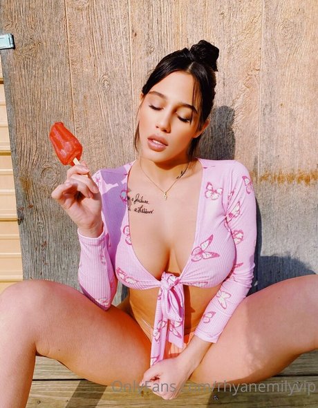 Nagie wyciekłe zdjęcie OnlyFans od Emilyywild1