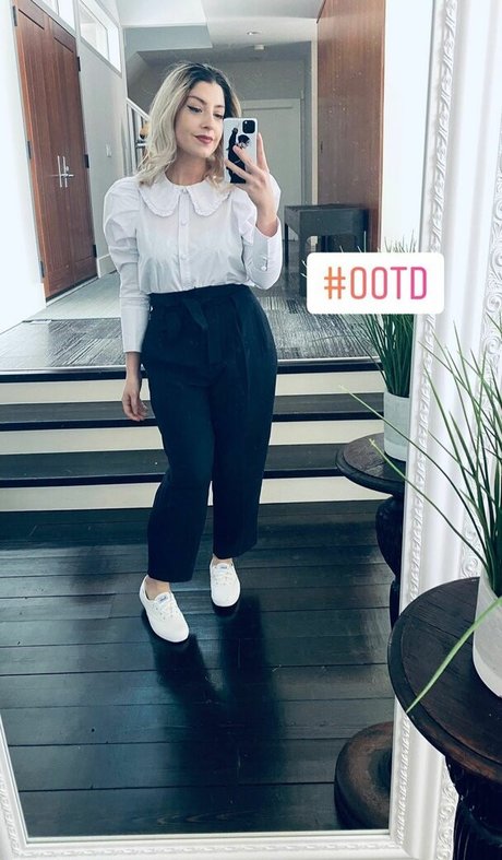 Nagie wyciekłe zdjęcie OnlyFans od Rebecca Ford