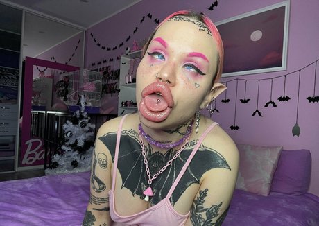 Nasty_bimbo
