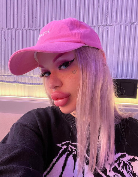Nasty_bimbo
