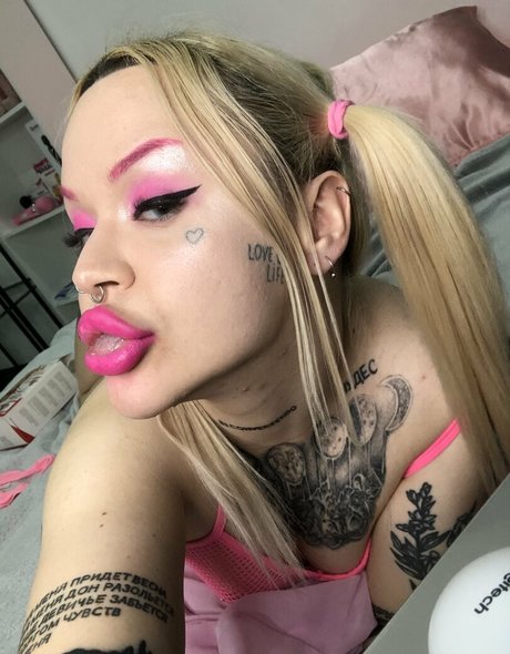 Nasty_bimbo